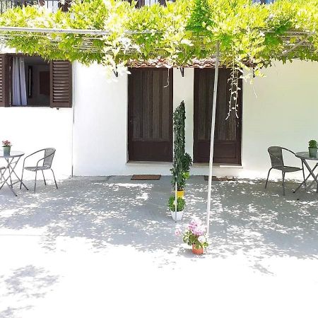 Ratzaklíon Daphnes Apartments מראה חיצוני תמונה