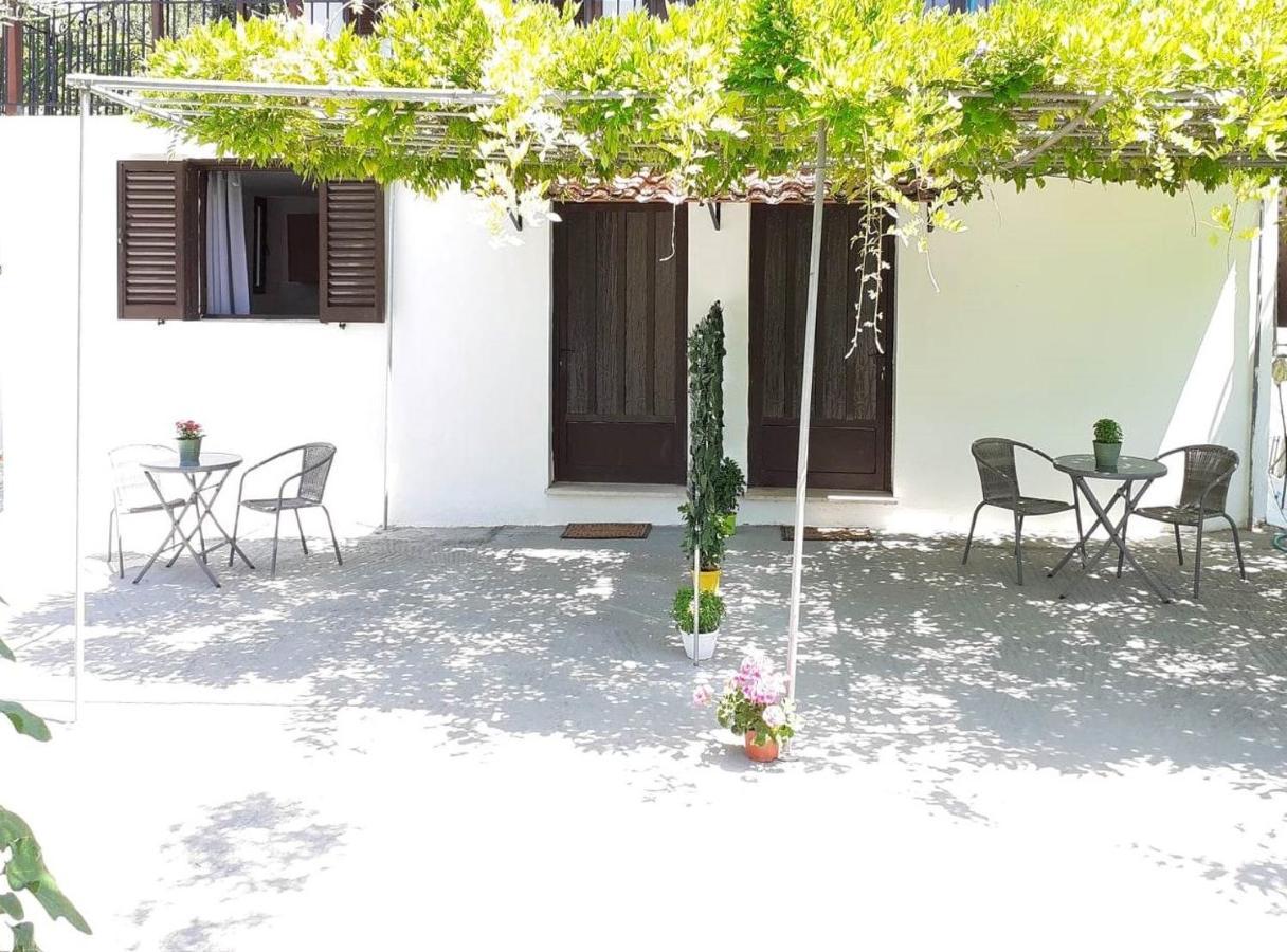 Ratzaklíon Daphnes Apartments מראה חיצוני תמונה