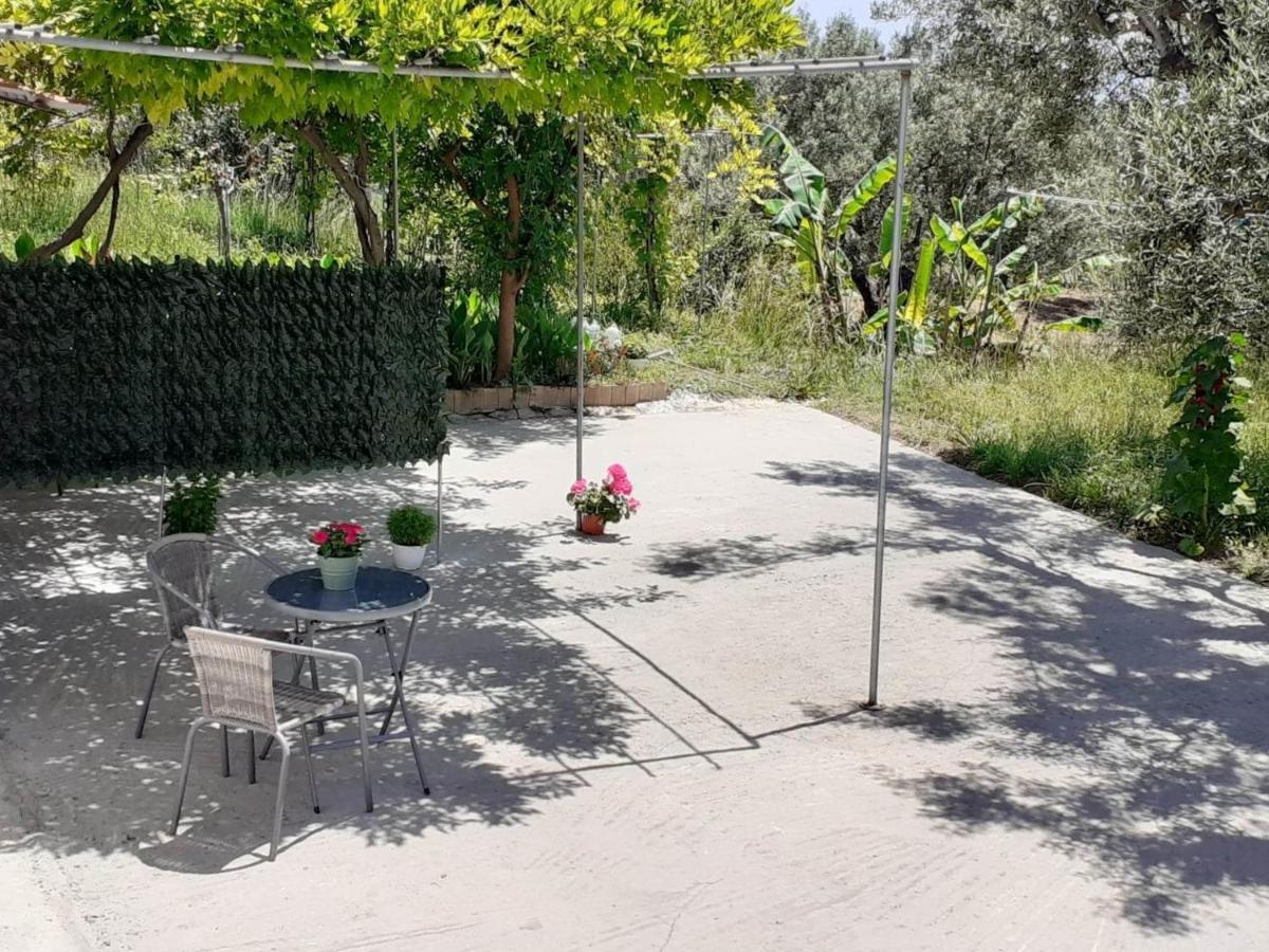 Ratzaklíon Daphnes Apartments מראה חיצוני תמונה